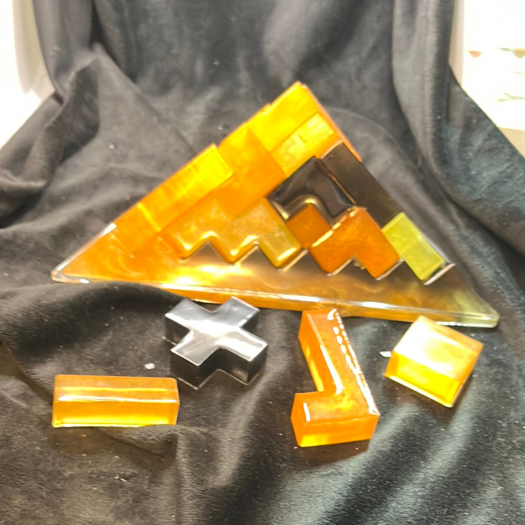 Resin pyramid puzzle