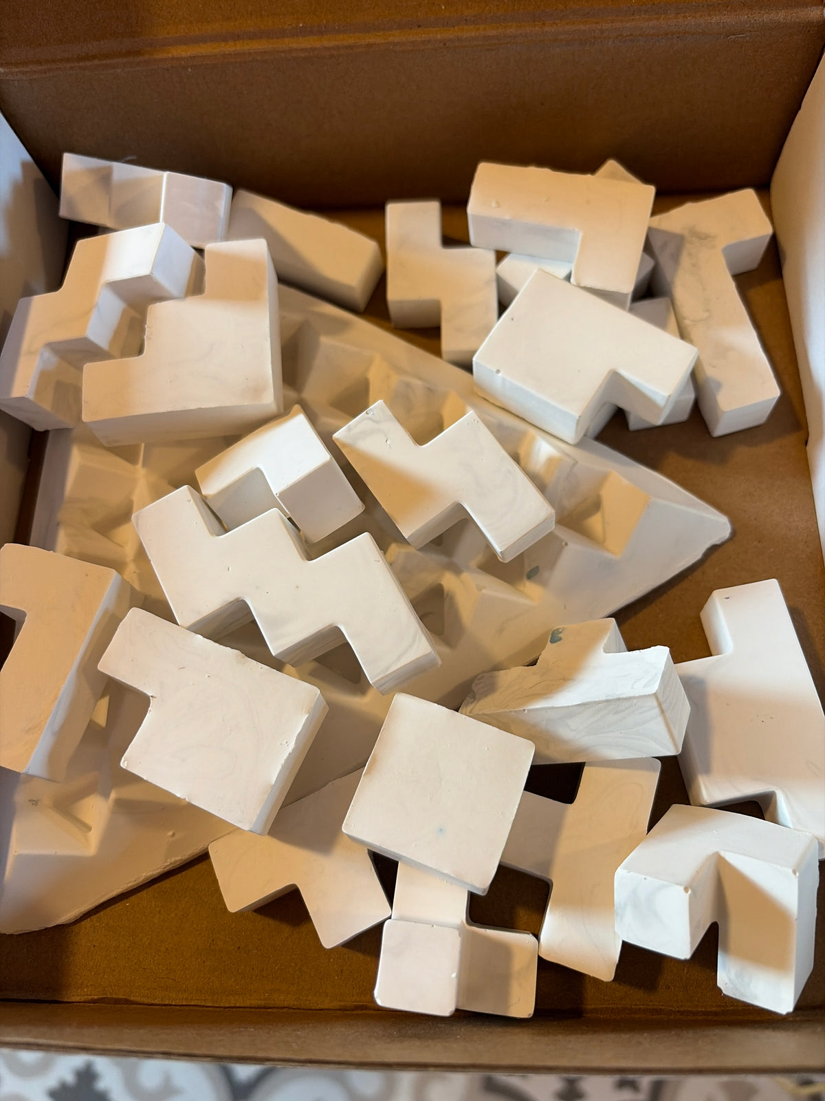 Resin pyramid puzzle