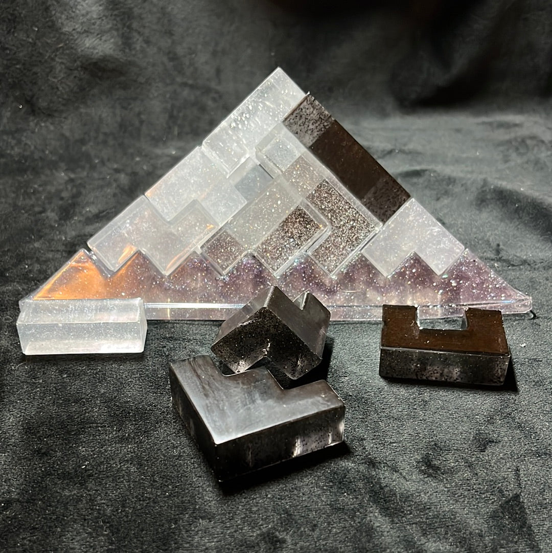Resin pyramid puzzle