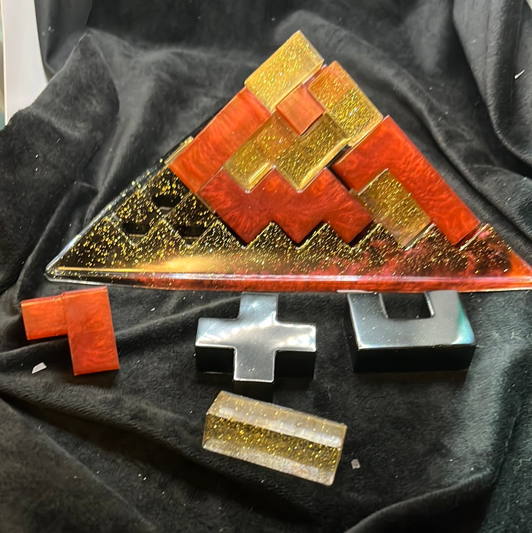 Resin pyramid puzzle