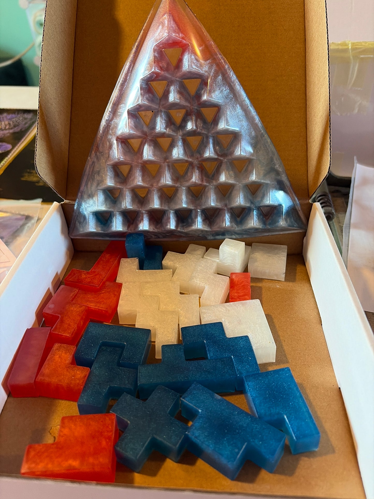 Resin pyramid puzzle