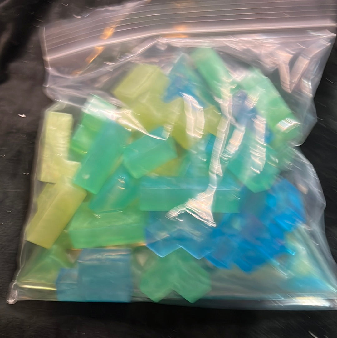 Resin pyramid puzzle