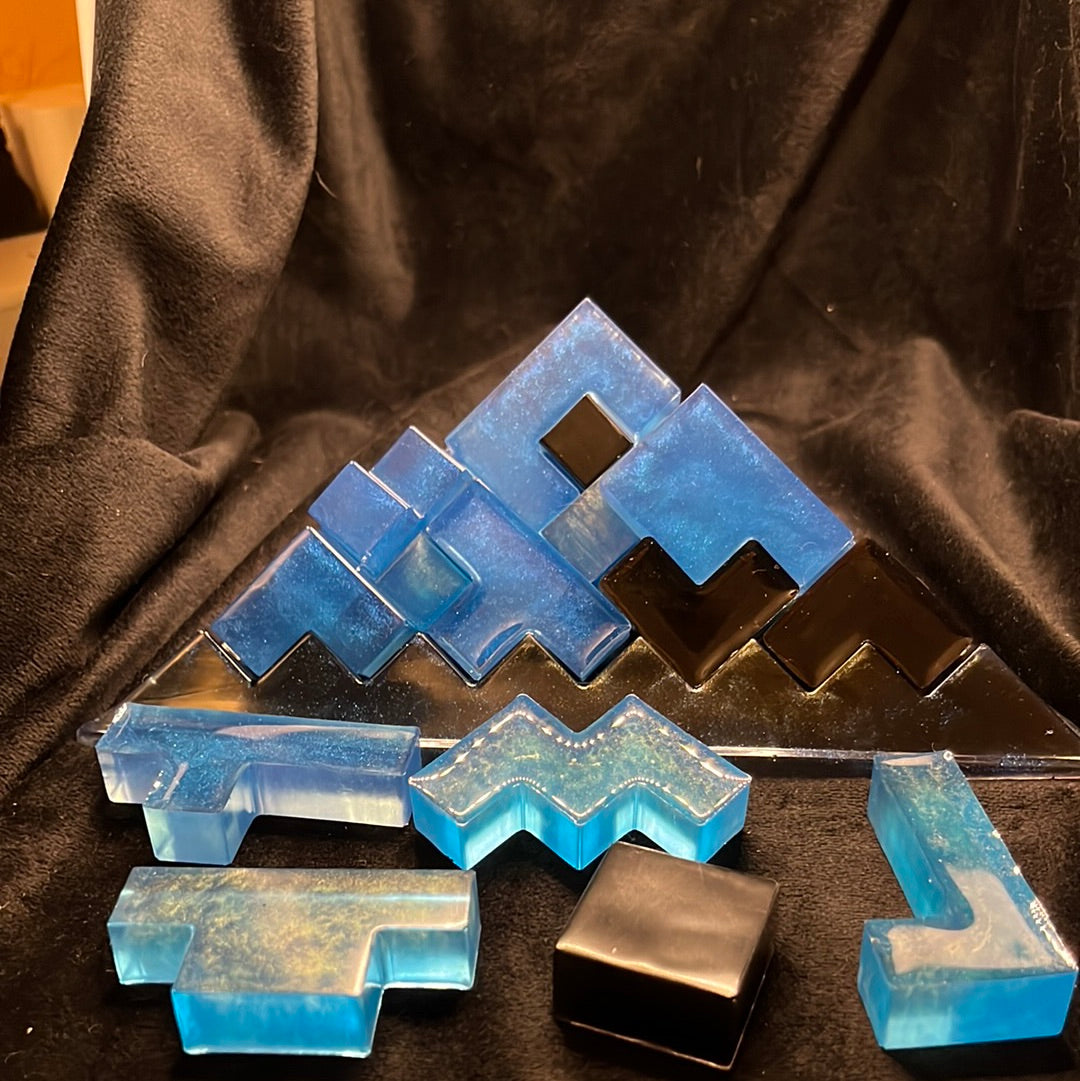 Resin pyramid puzzle
