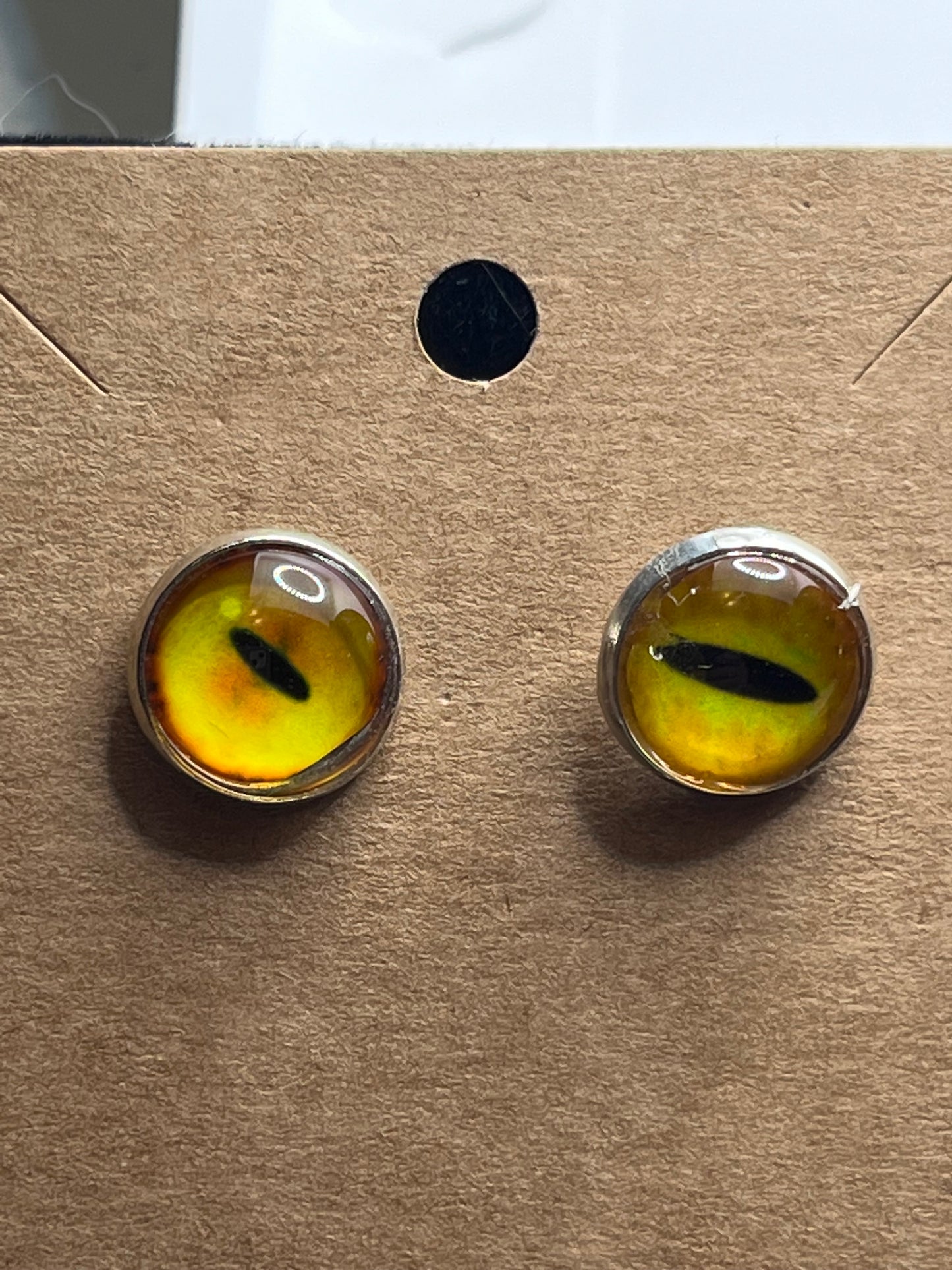 Cat's Eye Stud earrings