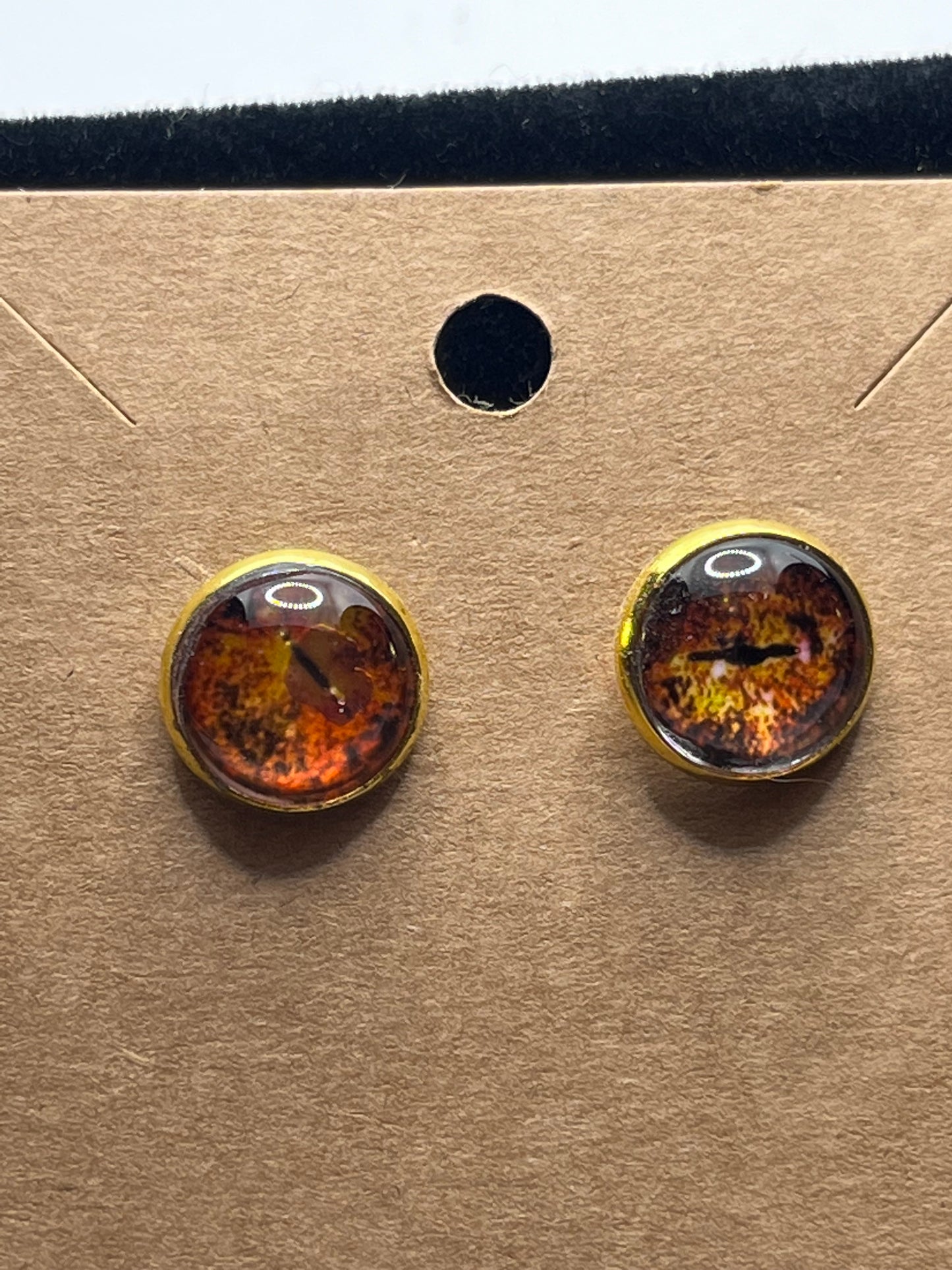 Cat's Eye Stud earrings