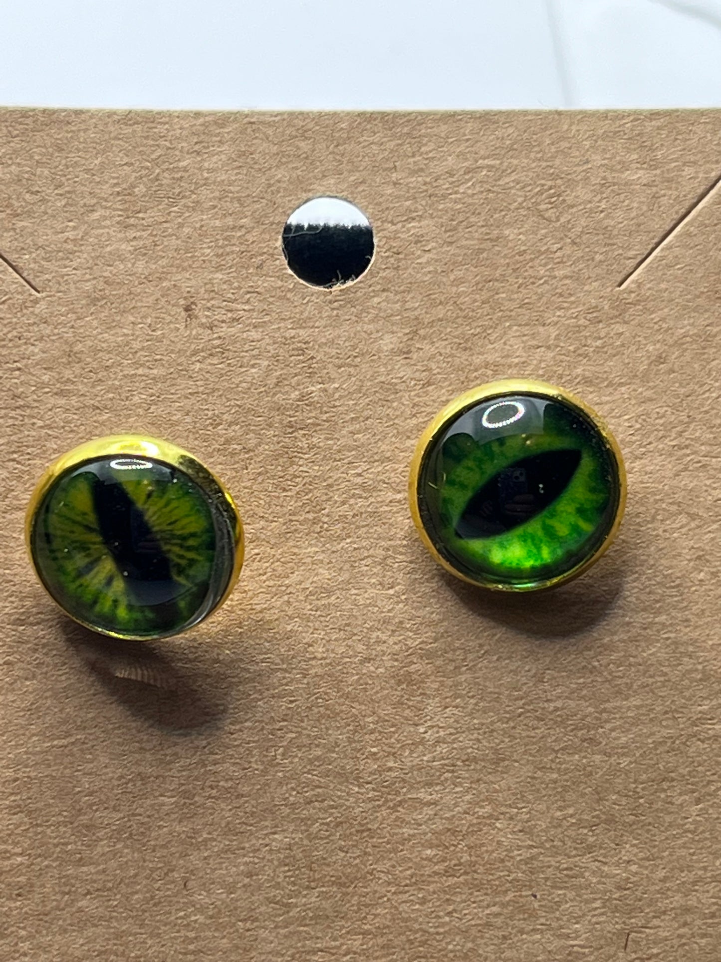 Cat's Eye Stud earrings