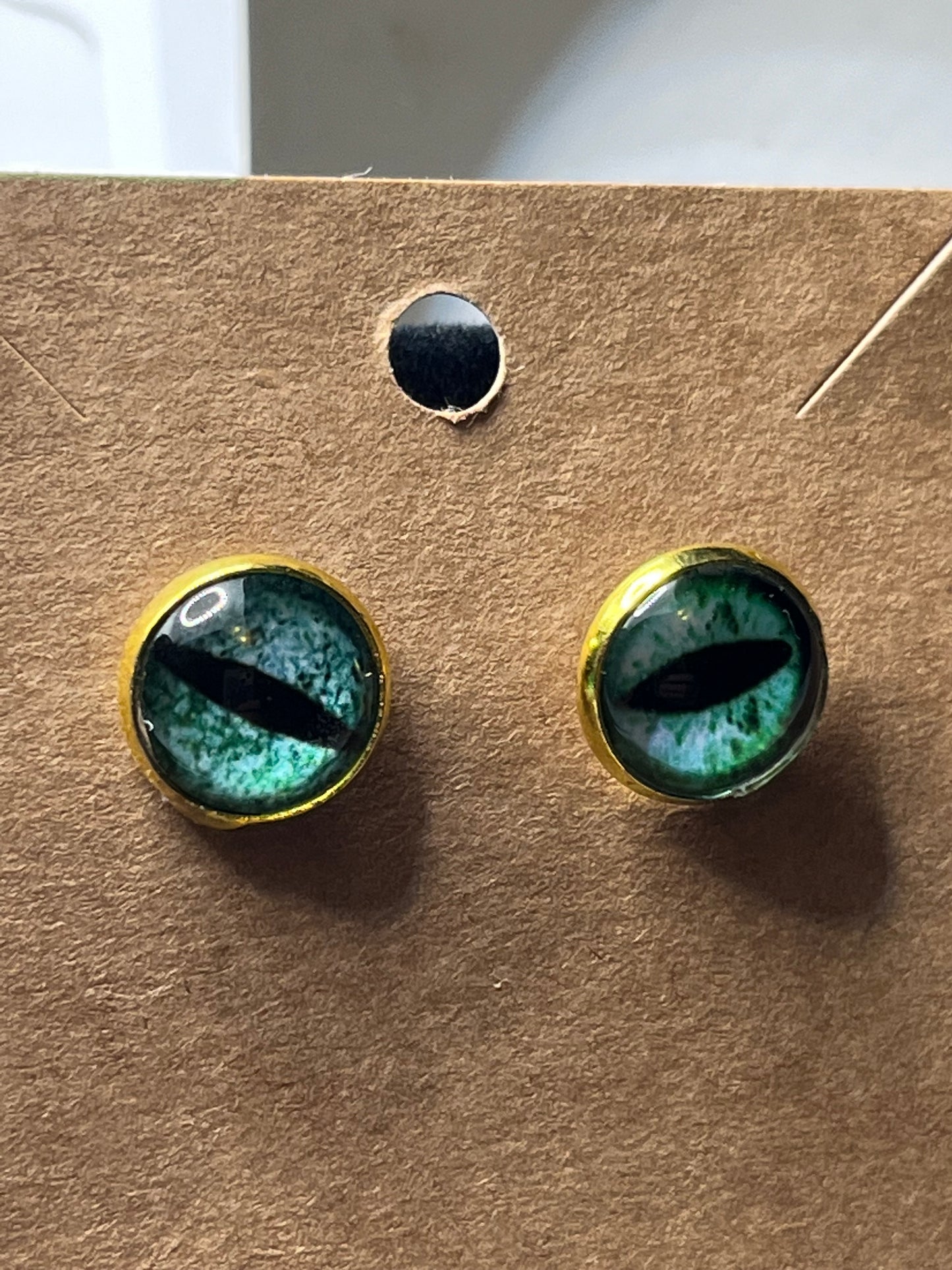 Cat's Eye Stud earrings