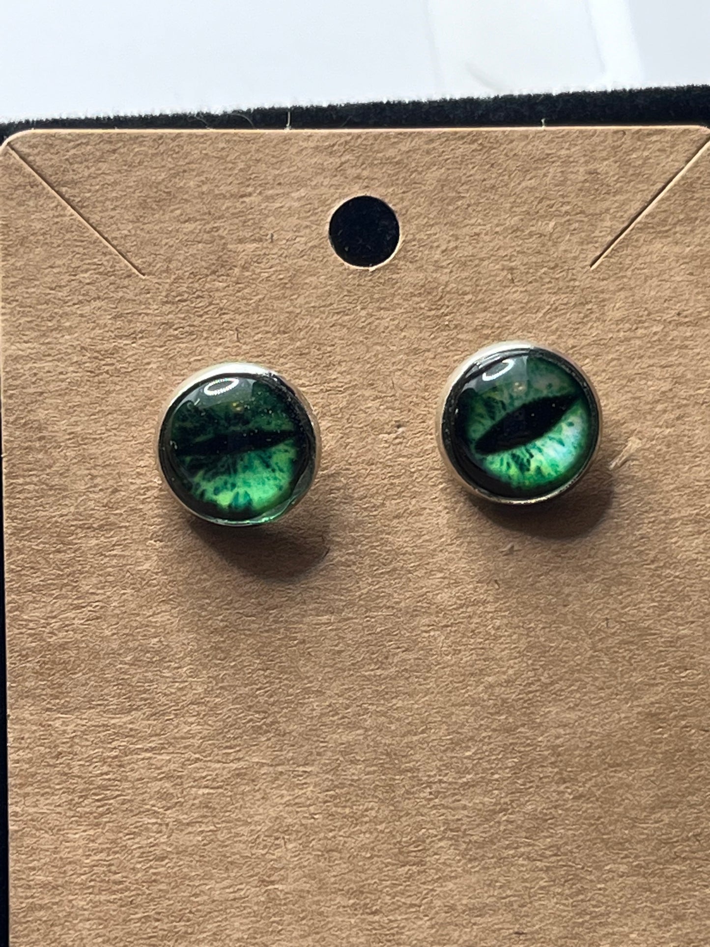 Cat's Eye Stud earrings