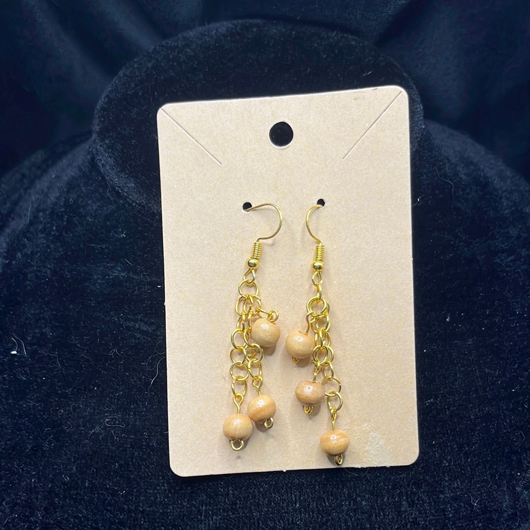 Beaded dangle earring