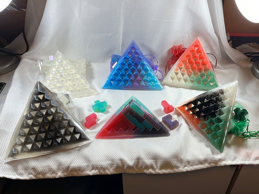 Resin pyramid puzzle