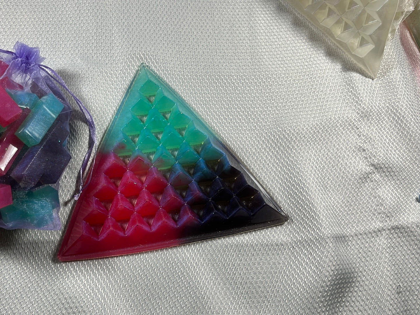 Resin pyramid puzzle