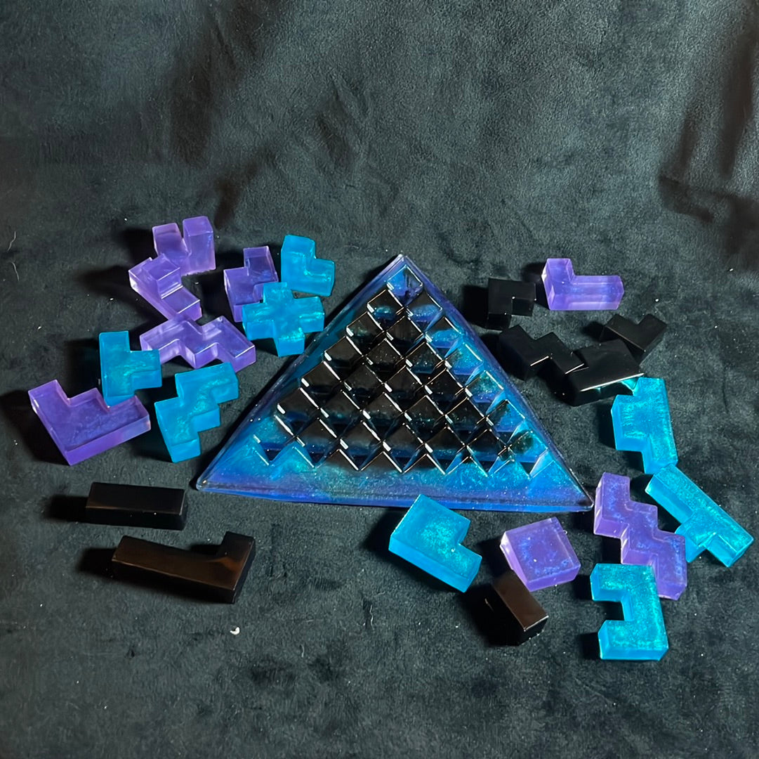Resin pyramid puzzle