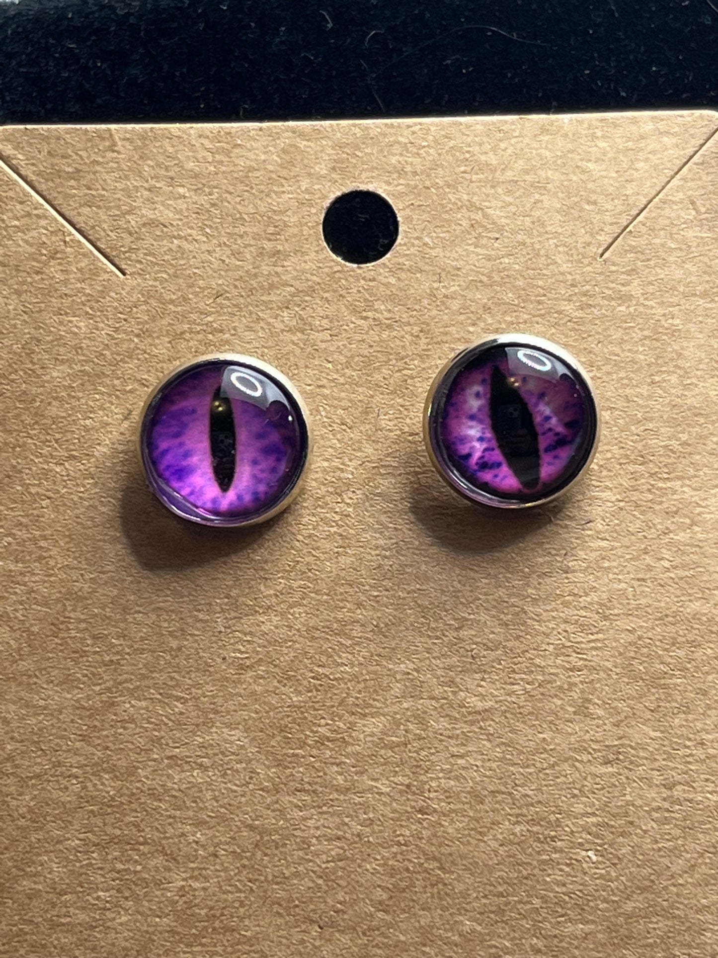 Cat's Eye Stud earrings