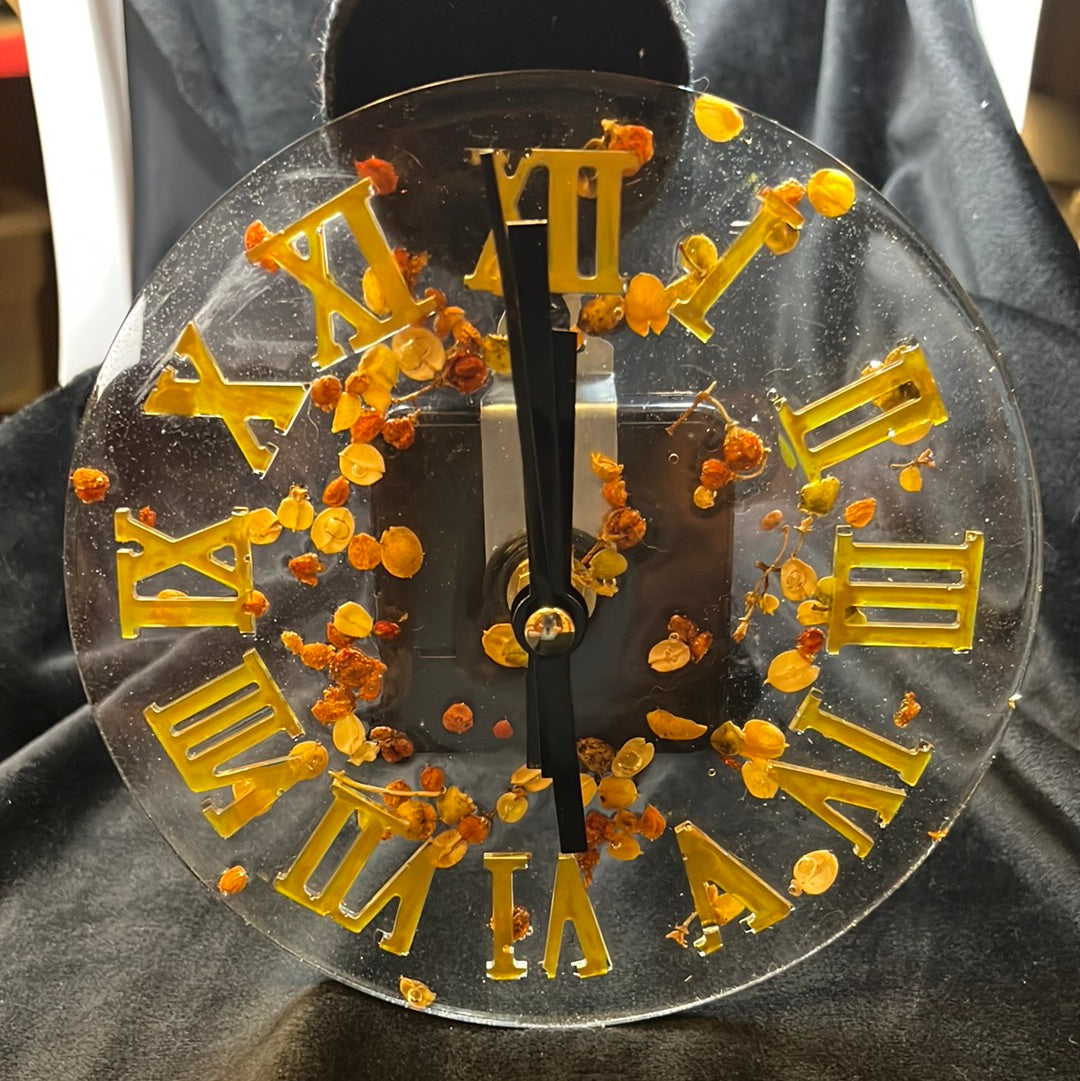 6” round resin clock