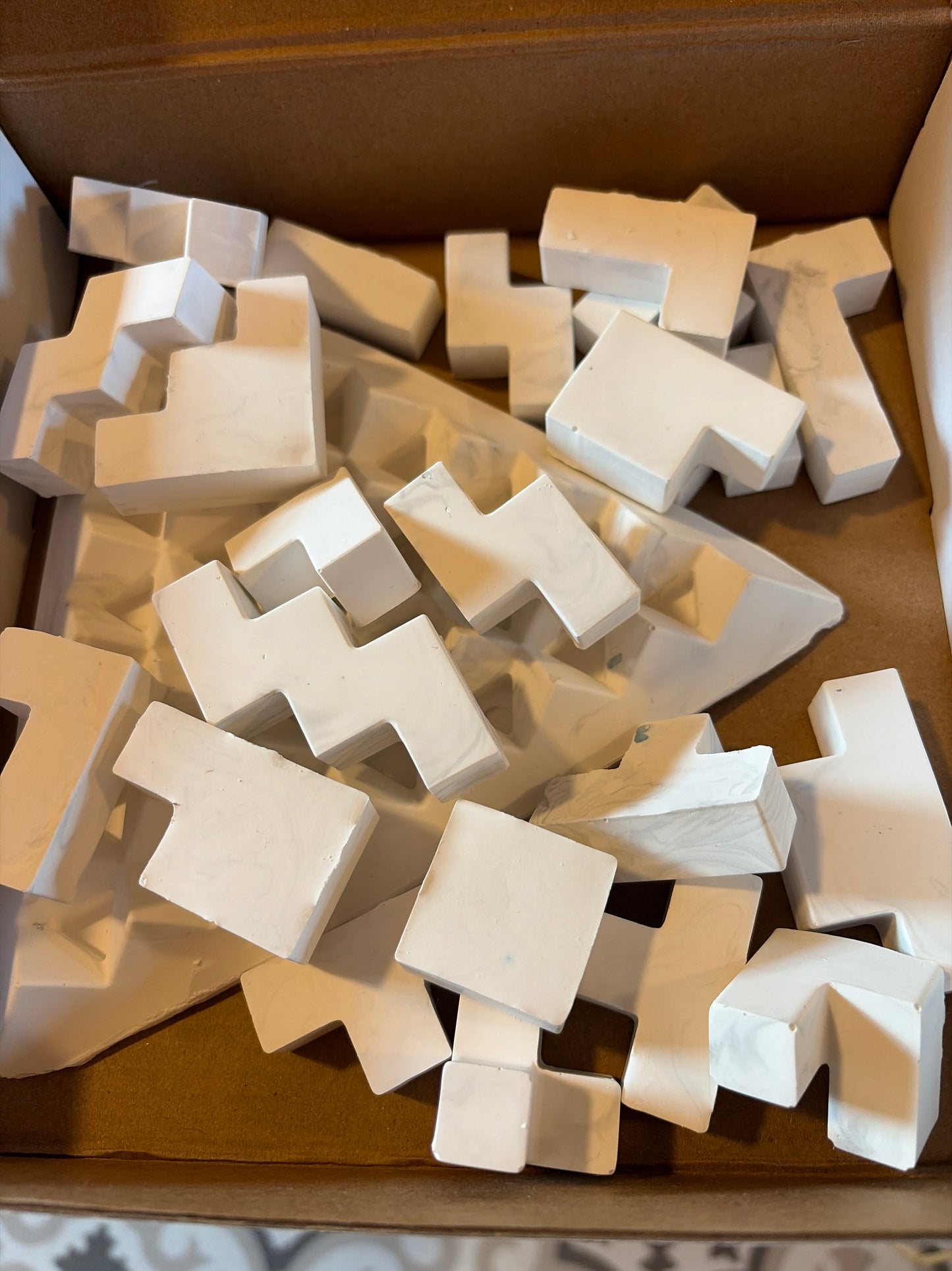 Resin pyramid puzzle
