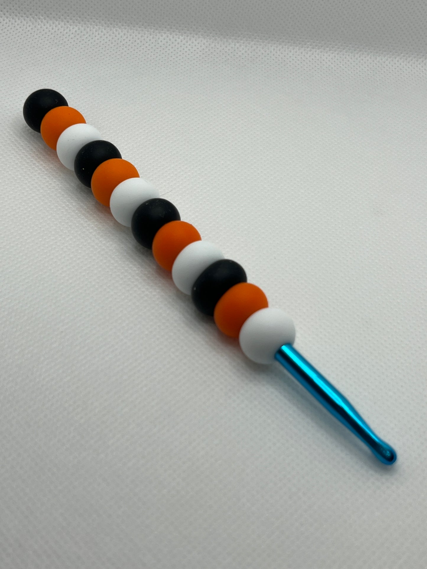 Crochet Hook with Silicone Beaded Handle