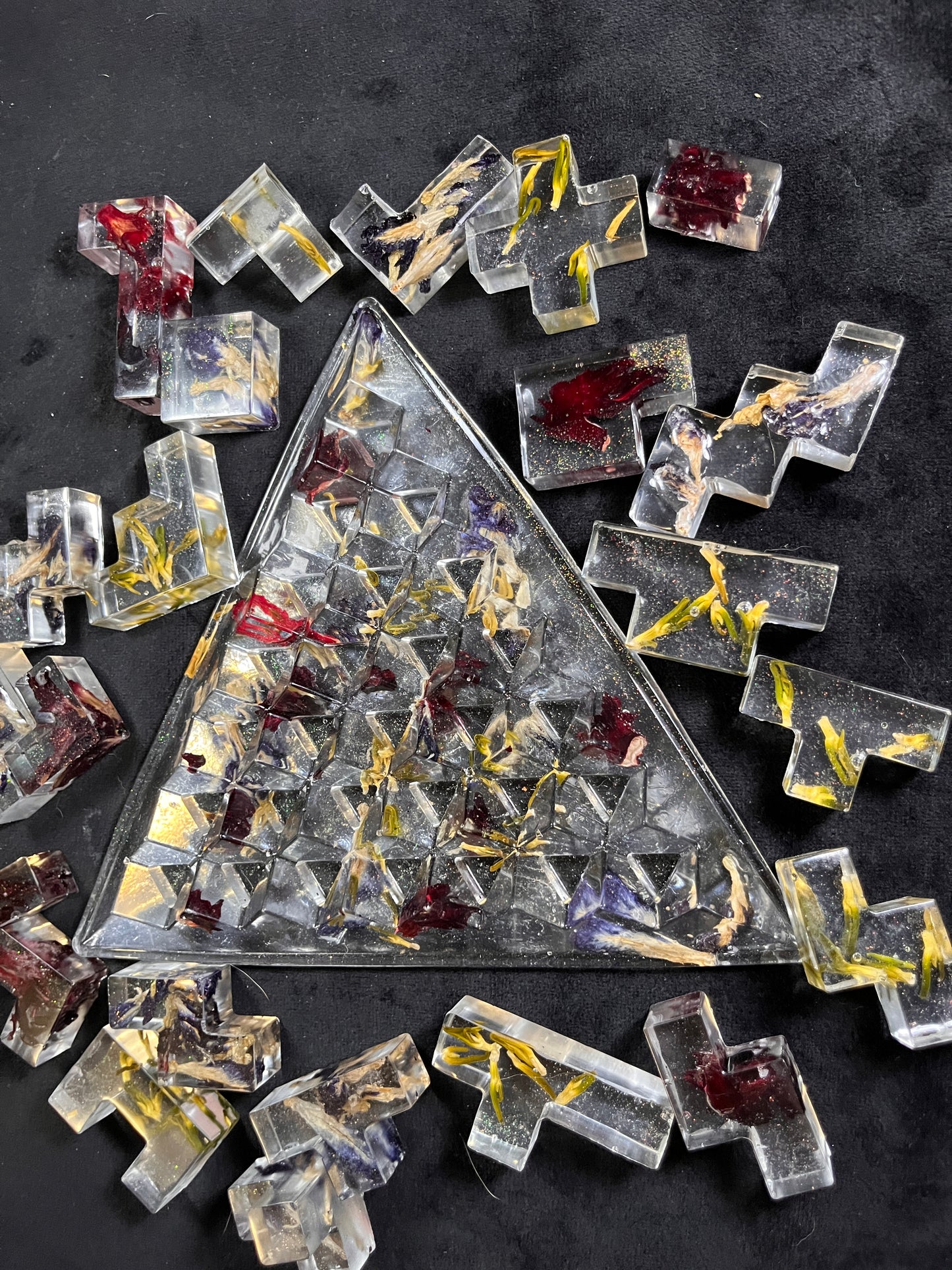 Resin pyramid puzzle